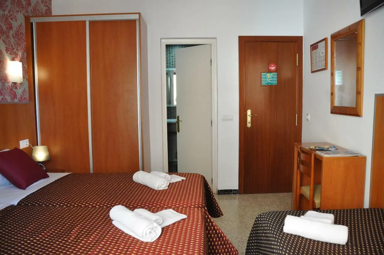 Affittacamere Hostal - Pension El Amigo Lloret de Mar