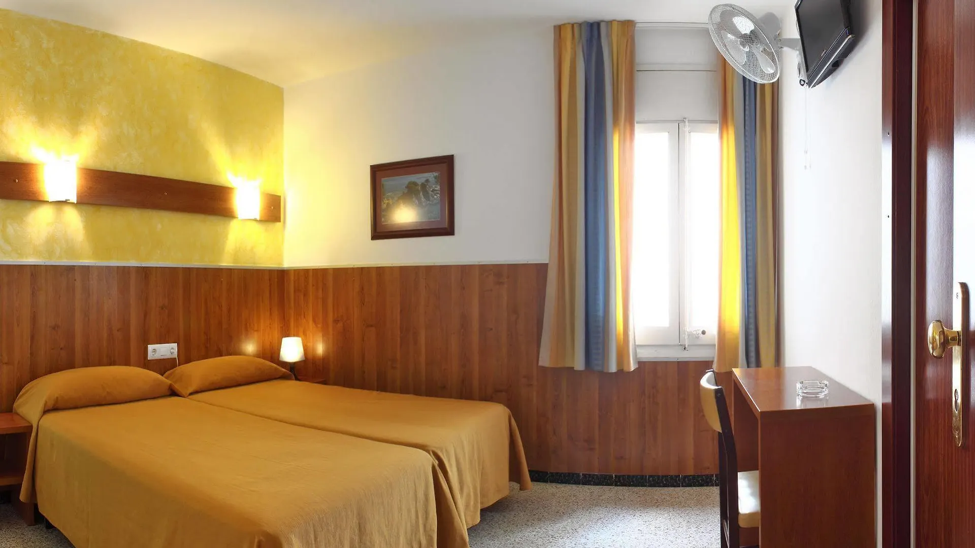 Hostal - Pension El Amigo Lloret de Mar 0*,
